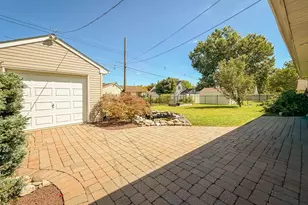 27 Violetwood Dr, Levittown, PA 19057 - Photo 35