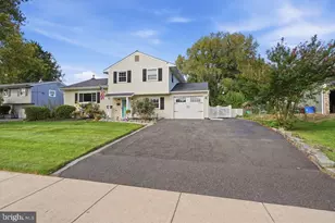 232 Midway Dr, Morrisville, PA 19067 - Photo 3