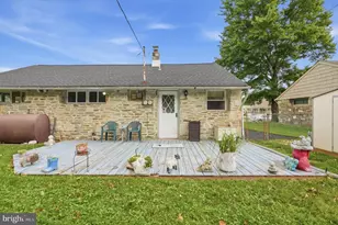 2605 Woodlawn Dr, Bristol, PA 19007 - Photo 47