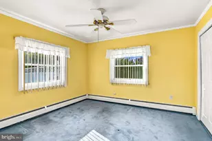 36 Sunset Ln, Levittown, PA 19055 - Photo 21