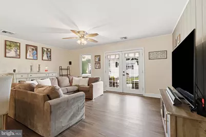 368 Lakeside Drive, Levittown, PA 19054 - Photo 5