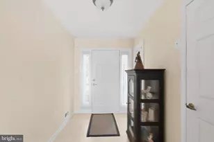 90 Cypress Pl, Newtown, PA 18940 - Photo 3