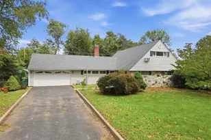 6 Seckelpear Rd, Levittown, PA 19056 - Photo 5