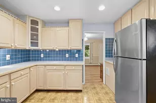 6 Seckelpear Rd, Levittown, PA 19056 - Photo 27