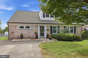 473 Sweetbriar Dr, Warminster, PA 18974 - Photo 3
