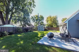 28 Inlet Rd, Levittown, PA 19057 - Photo 3