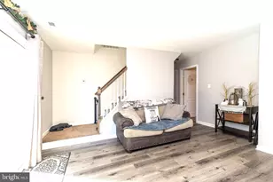 28 Inlet Rd, Levittown, PA 19057 - Photo 17