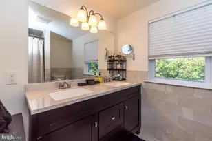 28 Inlet Rd, Levittown, PA 19057 - Photo 27