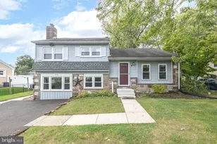 978 Coronet Rd, Warminster, PA 18974 - Photo 1