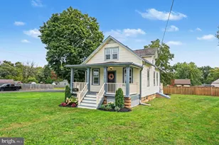 2724 New Falls Rd, Levittown, PA 19056 - Photo 3