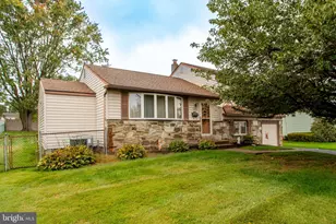 995 Hilltop Rd, Warminster, PA 18974 - Photo 5