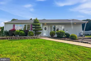 1021 W Pine St, Feasterville-Trevose, PA 19053 - Photo 29