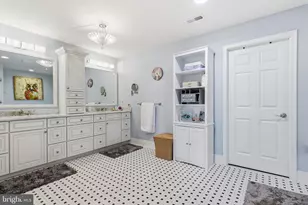 35 Rittenhouse Cir, Newtown, PA 18940 - Photo 25