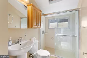54 Quarter Turn Road W, Levittown, PA 19057 - Photo 17