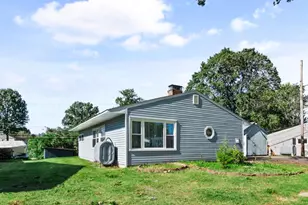 260 Thornridge Dr, Levittown, PA 19054 - Photo 3
