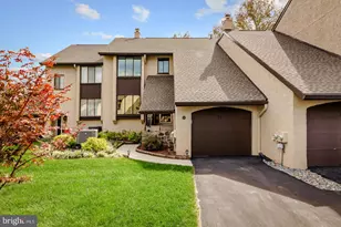 37 Golf Club Dr, Langhorne, PA 19047 - Photo 3
