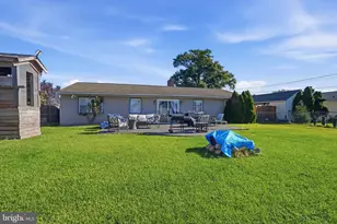 11 Fireside Ln, Levittown, PA 19055 - Photo 19