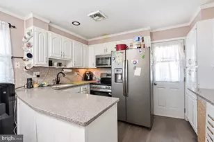 11 Fireside Ln, Levittown, PA 19055 - Photo 7