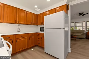 138 Village Ln, Levittown, PA 19054 - Photo 13
