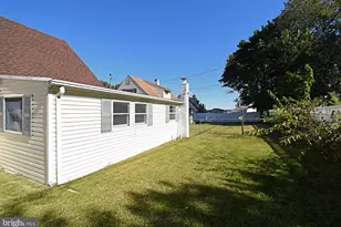 138 Village Ln, Levittown, PA 19054 - Photo 37