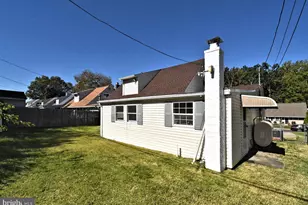 138 Village Ln, Levittown, PA 19054 - Photo 35
