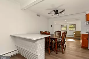 138 Village Ln, Levittown, PA 19054 - Photo 9
