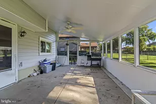 1027 Oakwood Dr, Warminster, PA 18974 - Photo 33