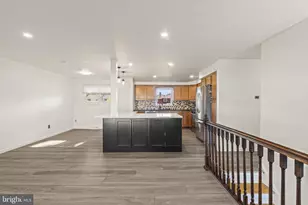 1027 Oakwood Dr, Warminster, PA 18974 - Photo 5