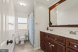 1027 Oakwood Dr, Warminster, PA 18974 - Photo 21