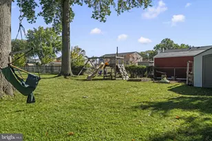 1027 Oakwood Dr, Warminster, PA 18974 - Photo 39
