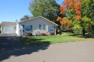 621 Spring Meadow Cir, New Hope, PA 18938 - Photo 3