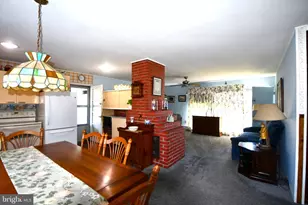 95 Daffodil Ln, Levittown, PA 19055 - Photo 7