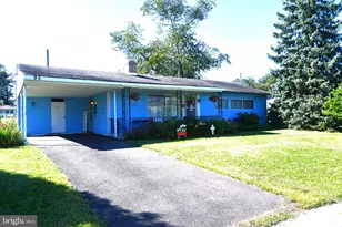95 Daffodil Ln, Levittown, PA 19055 - Photo 3