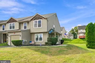 24 Pebble Ct, Southampton, PA 18966 - Photo 3