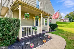 24 Pebble Ct, Southampton, PA 18966 - Photo 1