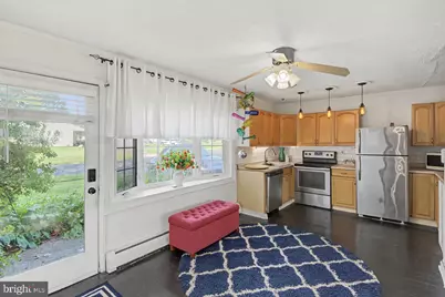 24 Dewberry Lane, Levittown, PA 19055 - Photo 5