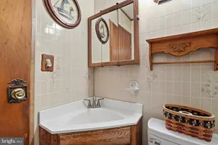 117 Heartwood Rd, Levittown, PA 19056 - Photo 23