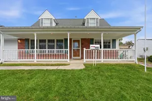 148 Heartwood Rd, Levittown, PA 19056 - Photo 3