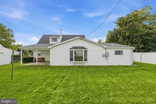 148 Heartwood Rd, Levittown, PA 19056 - Photo 33