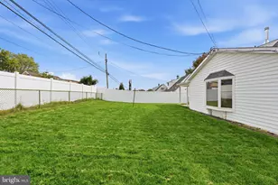 148 Heartwood Rd, Levittown, PA 19056 - Photo 35