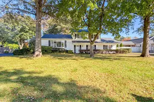 1702 S Crescent Blvd, Yardley, PA 19067 - Photo 1