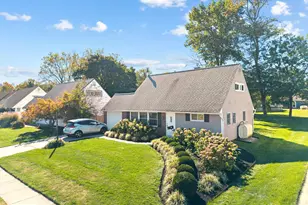 77 Junewood Dr, Levittown, PA 19055 - Photo 31