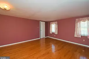 37 N Eastview Ave, Feasterville-Trevose, PA 19053 - Photo 33