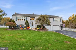 1333 Glen Echo Dr, Huntingdon Valley, PA 19006 - Photo 1