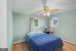 39 Hickory Ln, Levittown, PA 19055 - Photo 13