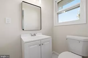 17 Idolstone Rd, Levittown, PA 19057 - Photo 19