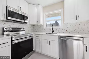 17 Idolstone Rd, Levittown, PA 19057 - Photo 11