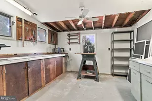 11 Spring Valley Rd, Levittown, PA 19056 - Photo 31
