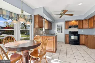 11 Spring Valley Rd, Levittown, PA 19056 - Photo 11
