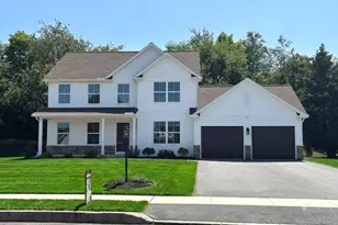 25 Essex Dr, Carlisle, PA 17015 - Photo 1